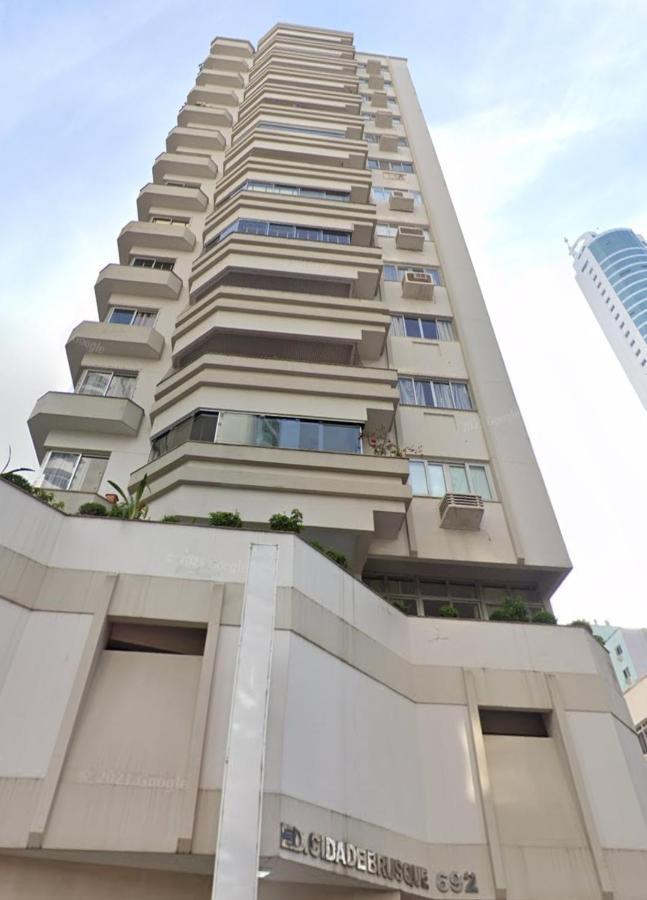 Apto Av Brasil Quadra Mar Balneario Camboriu Bagian luar foto